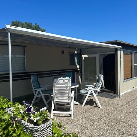 Gezellige Stacaravan Met Groot, Zonnig Terras! Belt-Schutsloot 외부 사진